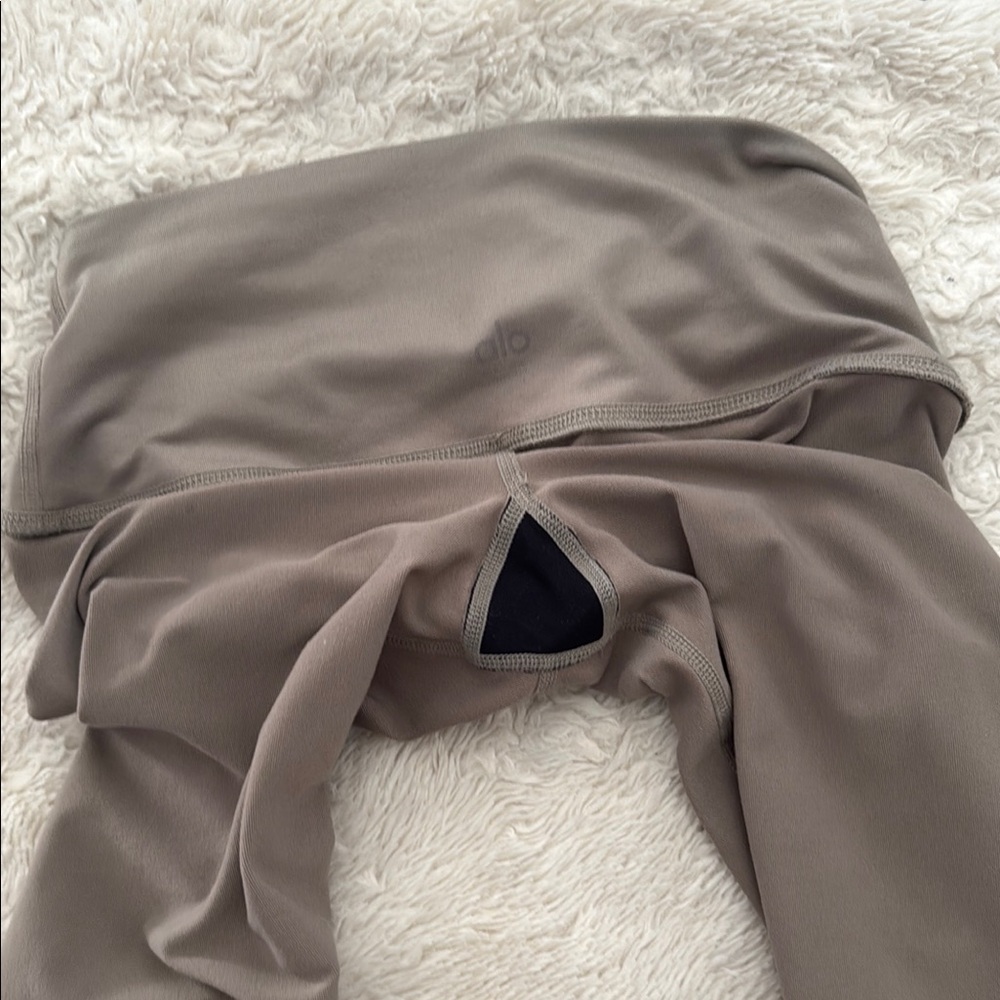 Alo Yoga Taupe Leggings - Picture 7 of 7